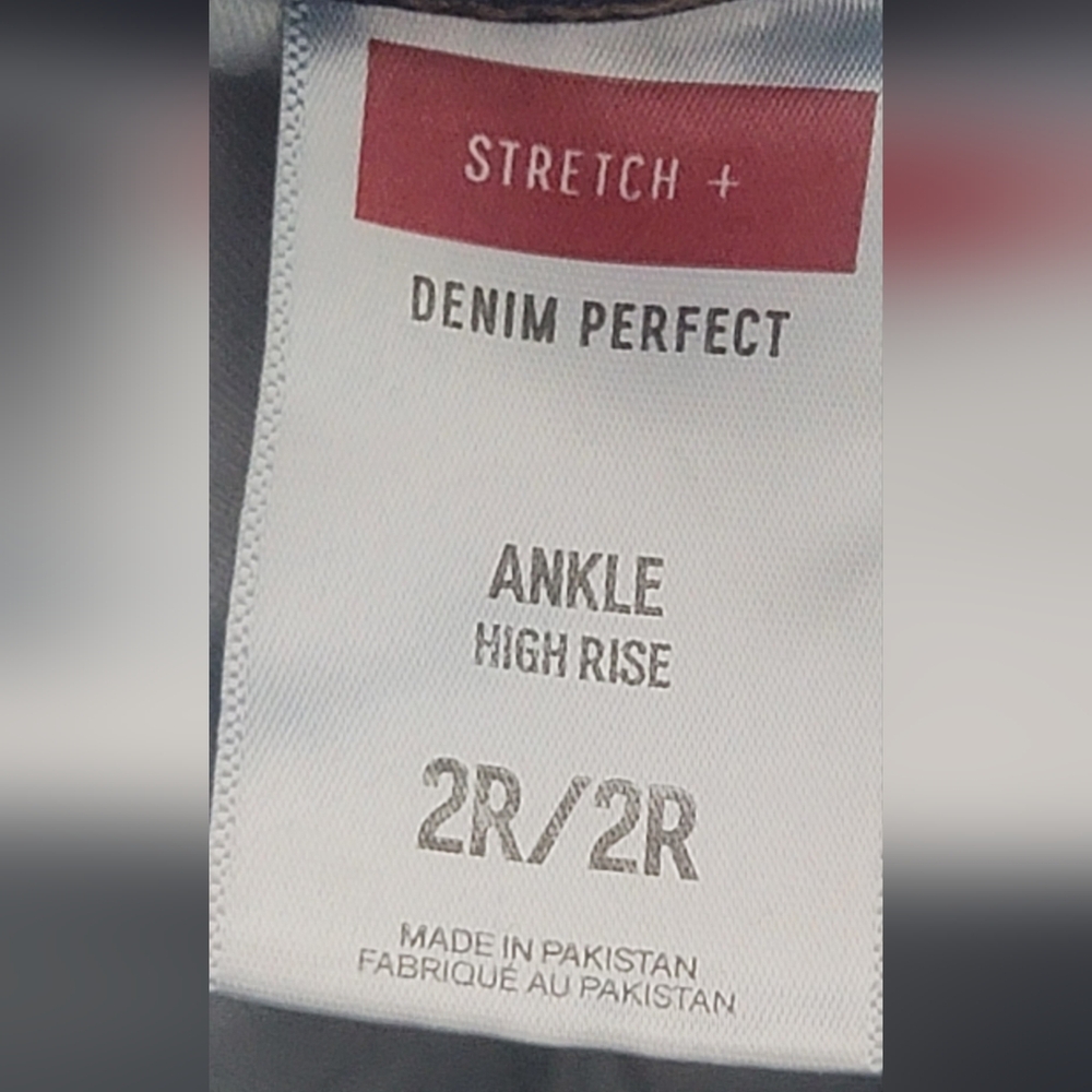 Express High Rise Button-Fly Jeans in Blue - Picture 5 of 6